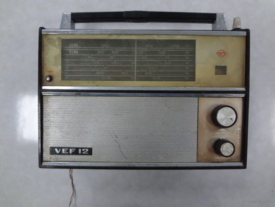 Радиоприемник ВЭФ-12.