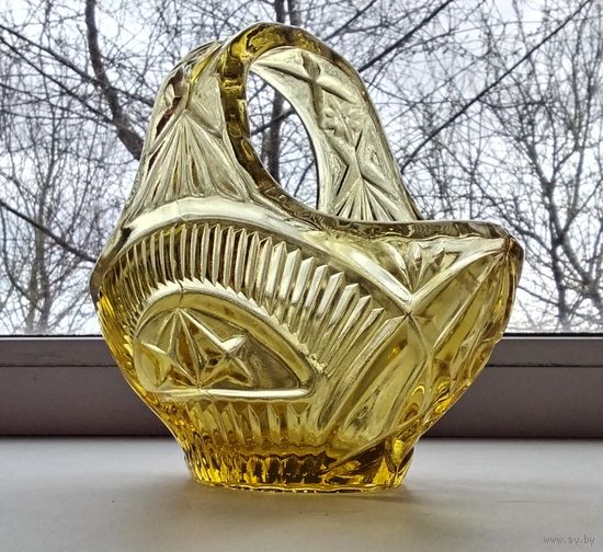Ваза, конфетница, фруктовница, корзинка. Цветное, жёлтое стекло. Период СССР.