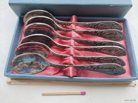 Комплект мельхиоровых кофейных ложек в коробке. ЗIШ, МНЦ. 10,5 см