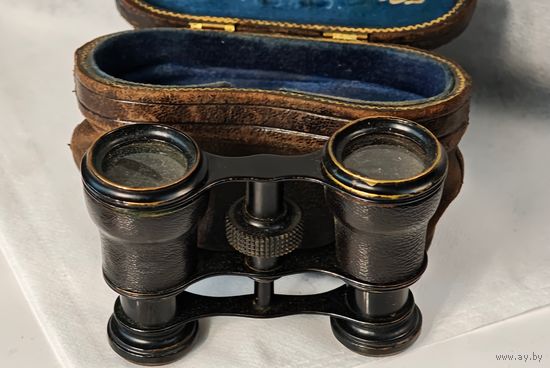 Бинокль , отличный , не двоит