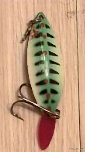 Блесна ОТЛИЧНАЯ ЭМАЛЬ ЗЕЛЕНАЯ завод Балтика СССР