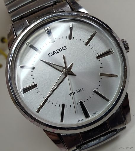 Часы "Casio" оригинал,крупные,