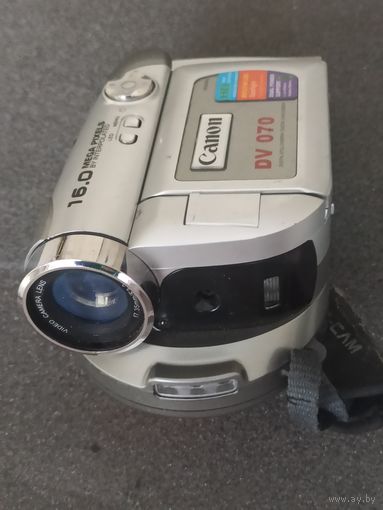 Видеокамера Canon модель DV 070 .