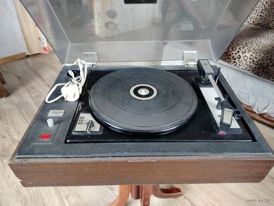 Проигрыватель винила МЕЛОДИЯ стерео