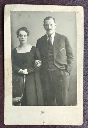 Фото женщины и мужчины. 1921 г. 9х14 см