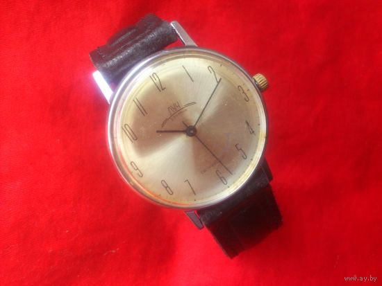 Часы  ЛУЧ 2209 SLIM КОСТЮМНЫЕ из СССР 1970-х