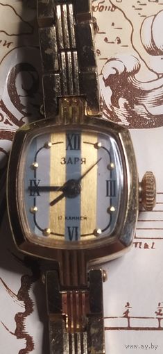 Редкие ! ЗАРЯ позолоченные с несъёмным браслетом женские часы