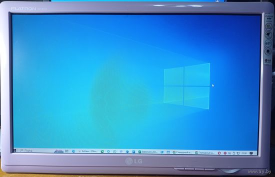 Гламурный монитор LG W1930S 18,5" VGA