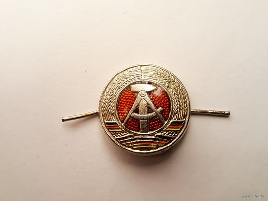Кокарда ГДР