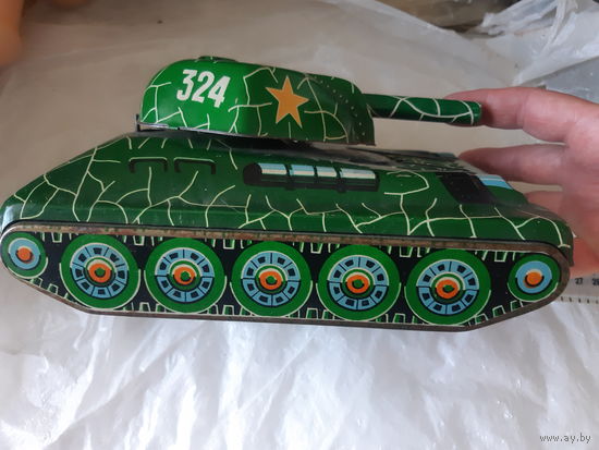 Танк жестяная игрушка ПО МИР, СССР.  Цена, клеймо.