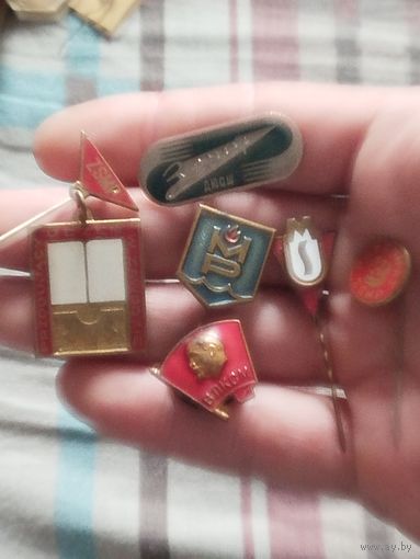 Значки тяжёлые,с рубля