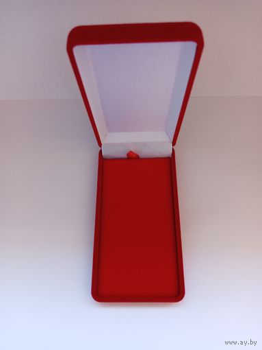 Футляр для медали. Флокированный. Бордовый.