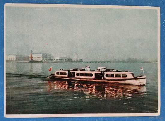 Зиверт Л. Ленинград. На Неве.  Ленфотохудожник. 1950-е