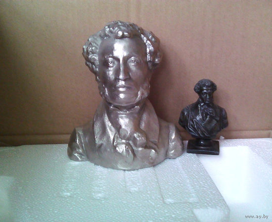 (Пушкиниана) Бюсты из серии классики русской и мировой литературы - А.С.Пушкин Alexander Pushkin. Скульптор: Свешников 1987г., Биткин 1957г. (Монументскульптура) Z