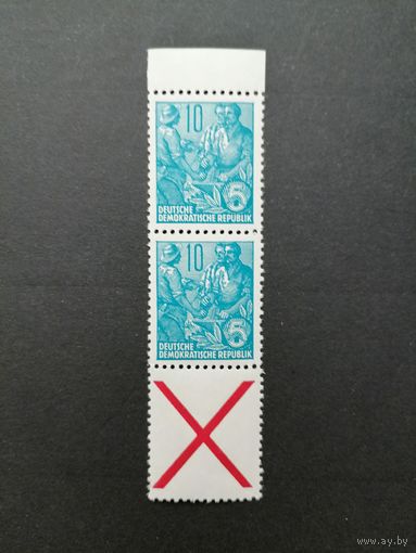 ГДР 1955 Сцепка вертикальная из марок стандарта "Пятилетка" (чистая**) Mi.453x+453x+Z каталог 8.00 евро