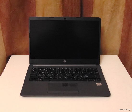 Ноутбук 14.0" HP 240 G8 27K62EA (серый цвет). Характеристики: CPU Intel Core i3/RAM 16Gb/HDD 1000Gb/UHD Graphics. Комплект: адаптер, коробка.