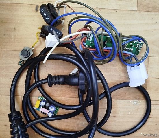 Шнур=2 метра+4-е кнопки + остальное...