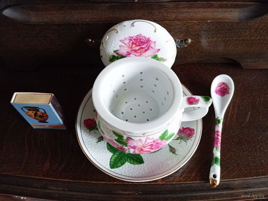 - Комплект ЧАШКА-ЗАВАРНИК БЛЮДЦЕ ЛОЖЕЧКА