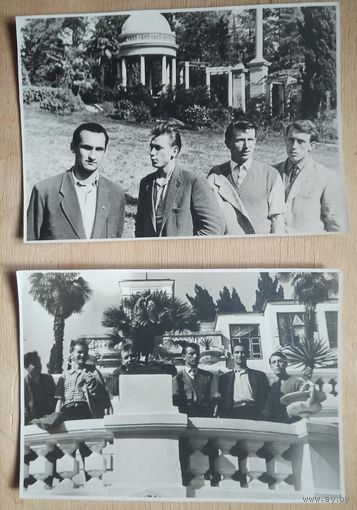 Игроки футбольной команды "Спартак Минск" на южных сборах. Сочи. Фото 1957-58 г. 7 штук. 13х18 см. Цена за все.