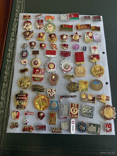 Значки с рубля