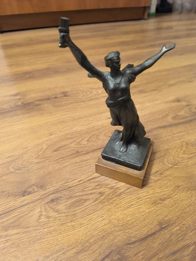 Статуэтка Родина-Мать