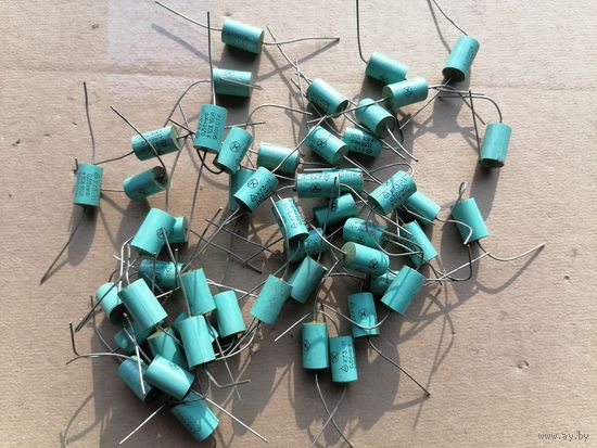 Конденсаторы 0.56мкФ 160В новые