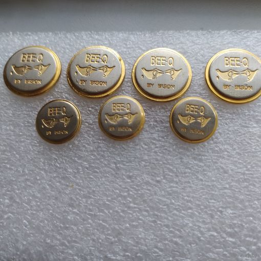 Филобутонистам: супер интересный набор - золотистых, редких пуговиц с надпись "BEE-Q BY BISON" ...