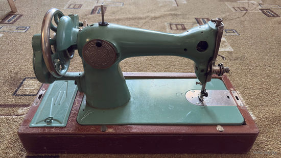 Швейная машинка времён СССР антиквариат, ПМЗ им. Калинина
