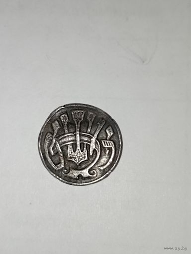 Пуговица серебро .