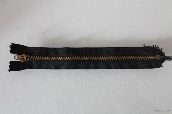 Тяжелая латунная молния YKK 4YG