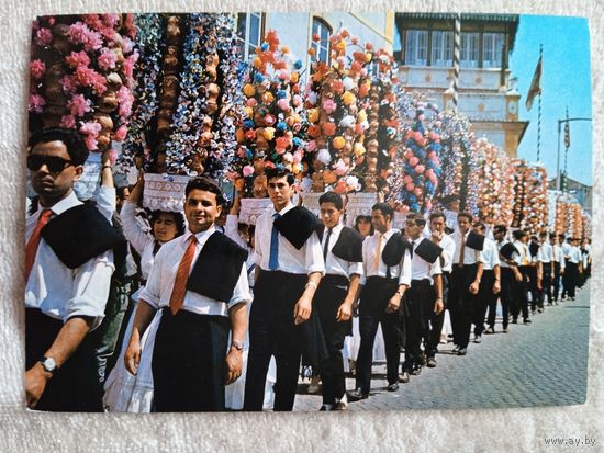 Этнография. Португалия, Томар. Праздник Подносов