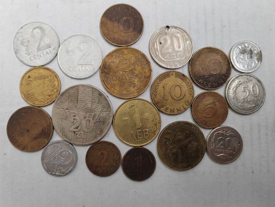 Монеты разные.