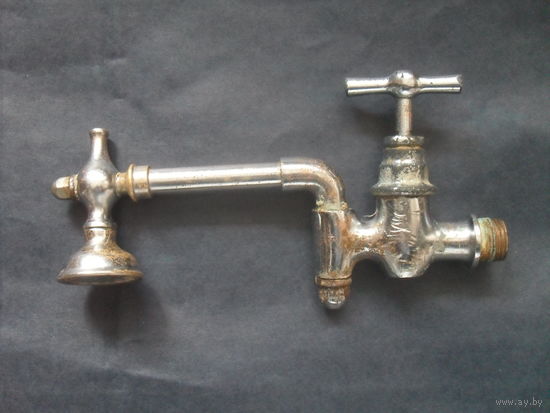 Старый кран с лейкой и носиком.Латунь.