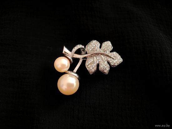 Брошь веточка