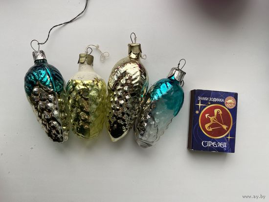 Лот елочных игрушек.