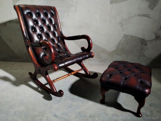 Английское кожаное кресло качалка Честерфилд с пуфиком