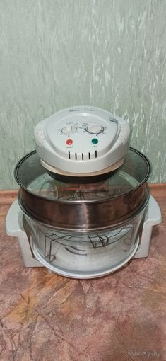 Аэрогриль Maxwell . Большой объем , можно запекать целую курицу или рыбу . Запекает вкусно с корочкой.