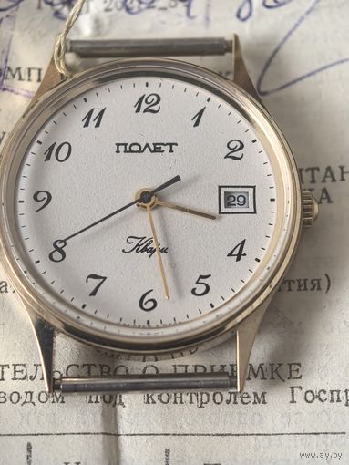 Новые !!! Часы ПОЛЕТ. СССР Кварц. в коробочке и с документом.  новая батарейка 15.09. 2025 г.на ходу.. точный ход!!!