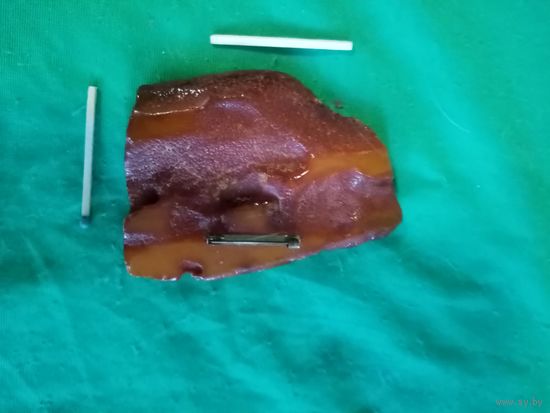 Янтарь брошка