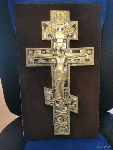 Крест напрестольный с эмалями.