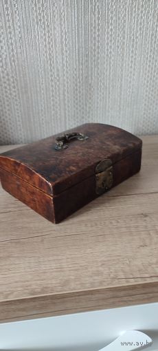 Шкатулка антикварная старинная.
