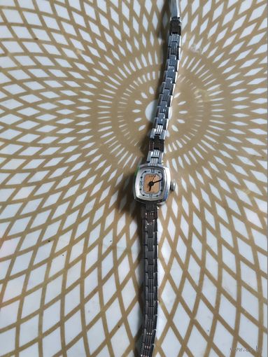 Часы наручные Заря с браслетом.  В коллекцию,ремонт,на запчасти.Состояние на скане.