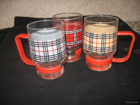Лот 0019 Cтаканы для чая 3 штуки  из набора с заварочным чайником  объём 200мл