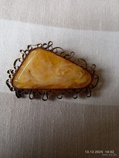 Брошь янтарь имитация СССР винтаж