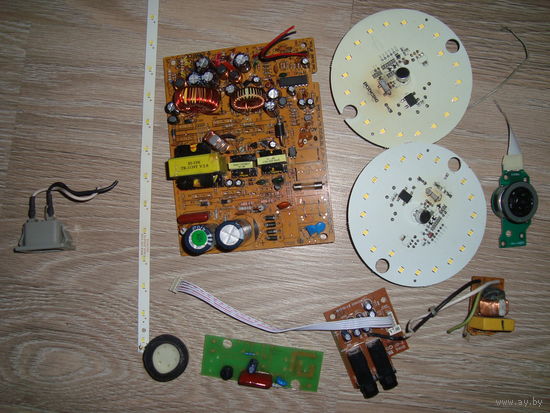 Платы с радиодеталями,