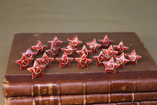Кокарда звезда, эмаль, магнитные. 20 шт. Одним лотом. АУКЦИОН! С РУБЛЯ!