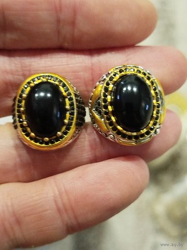 Два красивых тяжёлых перстня,тяжёлая бижутерия,с рубля