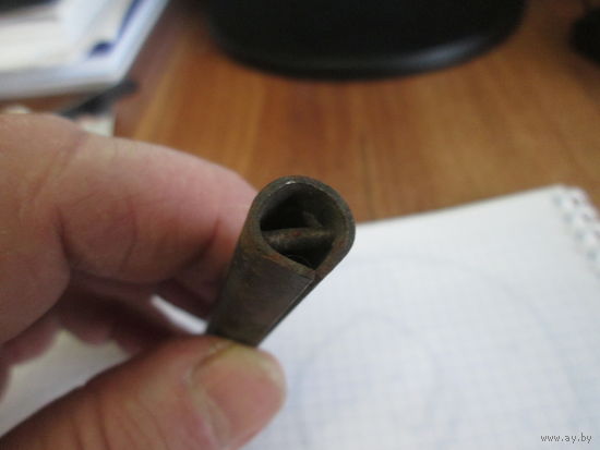 Специальный ключ.