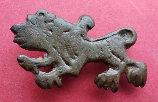 Лютый зверь. Зооморфный (звериный) стиль, накладка, средневековье. Медный сплав. Оригинал.