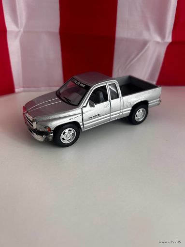 Модель Dodge Ram 1500 Kinsmart 1:43